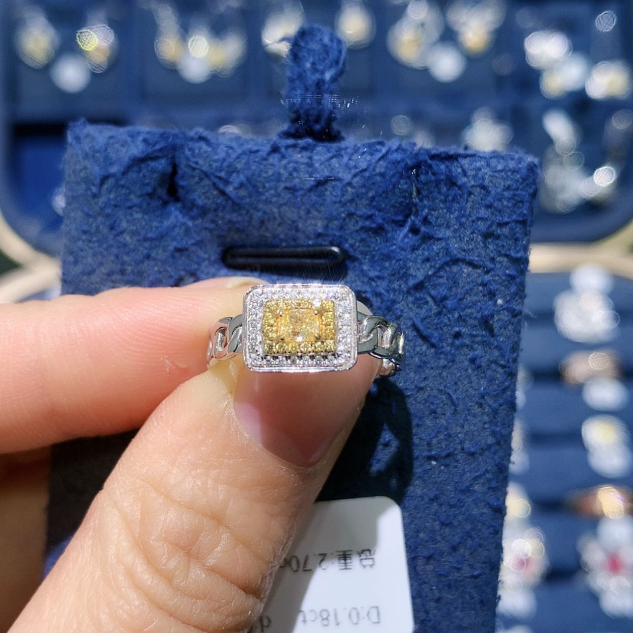 【闪购商品】钻石戒托18K金镶嵌方糖戒指