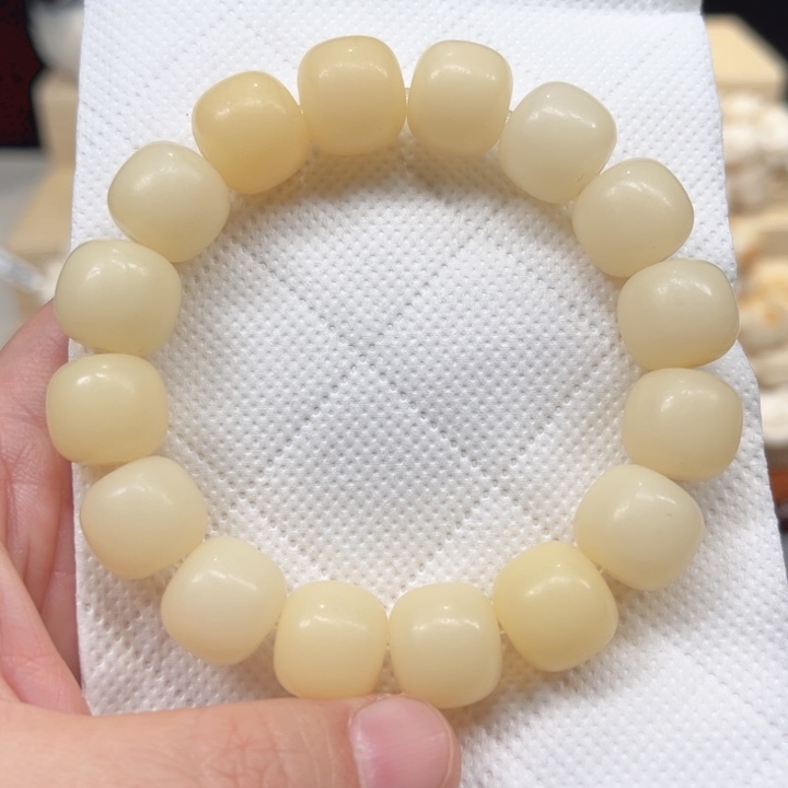 菩提根/象牙果手串缅八玉色玉化料未精挑