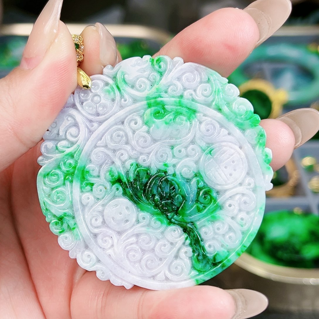 翡翠颈饰未镶嵌吊坠