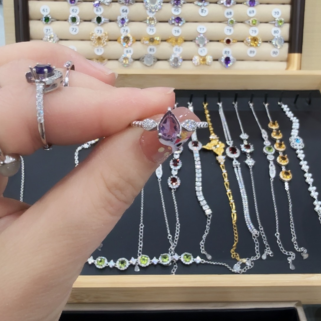 蛇纹石玉颈饰银S925镶嵌海**.