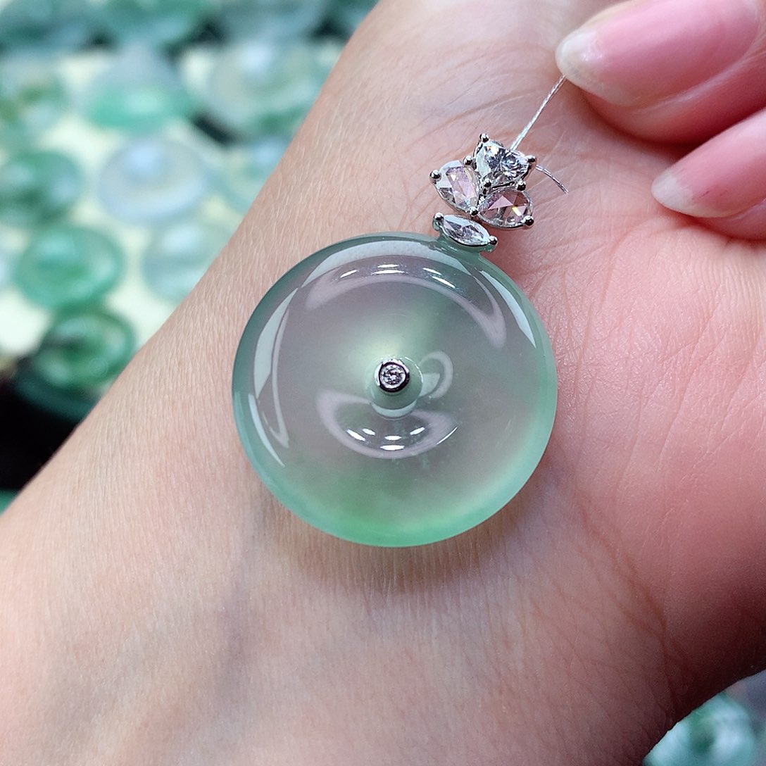 翡翠颈饰18K金镶嵌14尺寸30.9-23.0-5.4