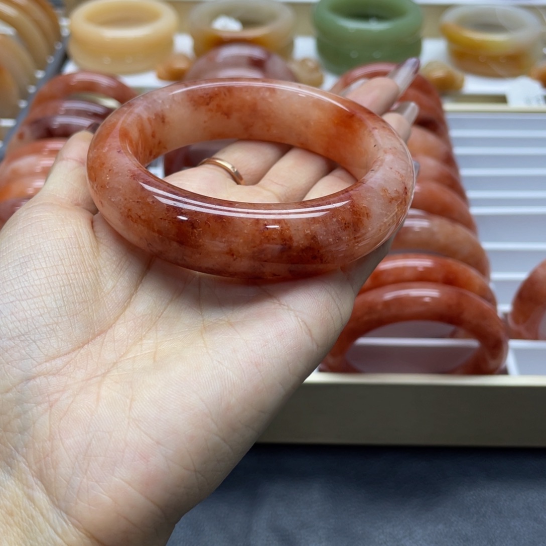 石英质玉手镯未镶嵌华*