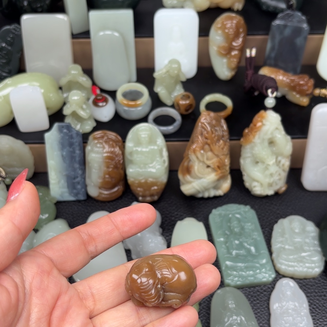 颈饰未镶嵌和田玉