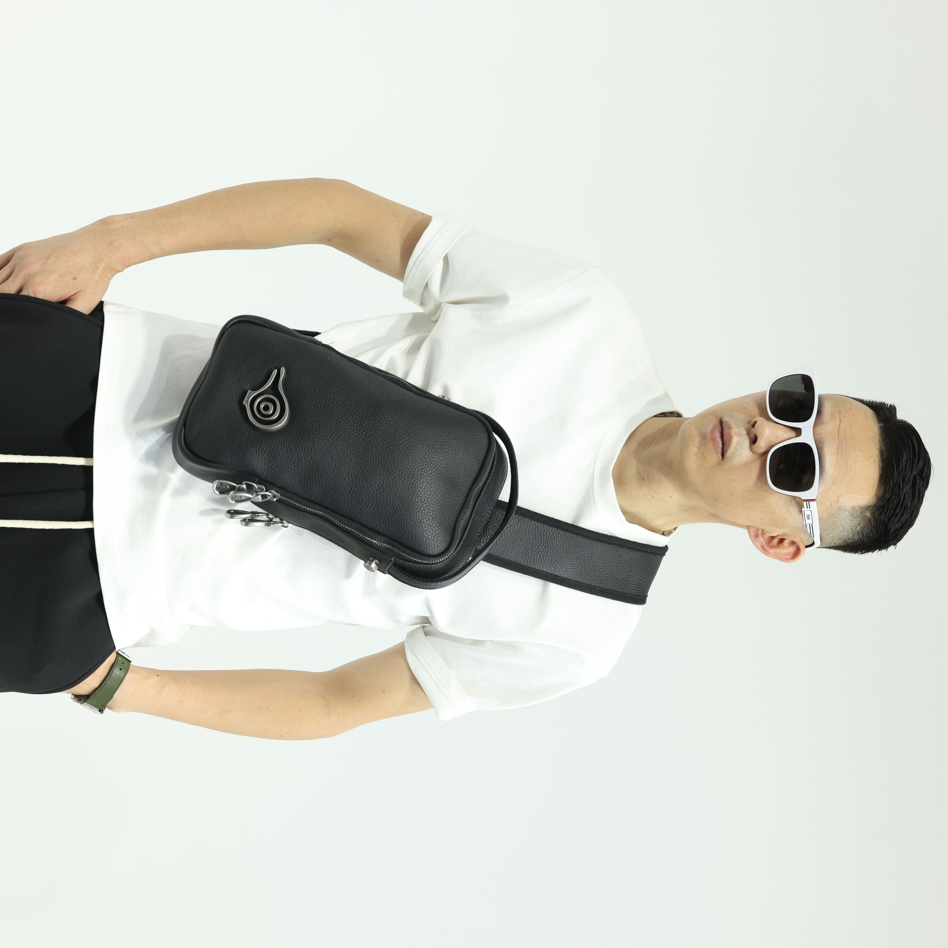 斜跨胸包大容量高级潮流通勤出行休闲多功能时尚复古个性腰包男包