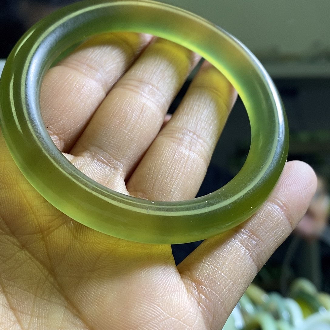 岫玉未镶嵌手镯55口径