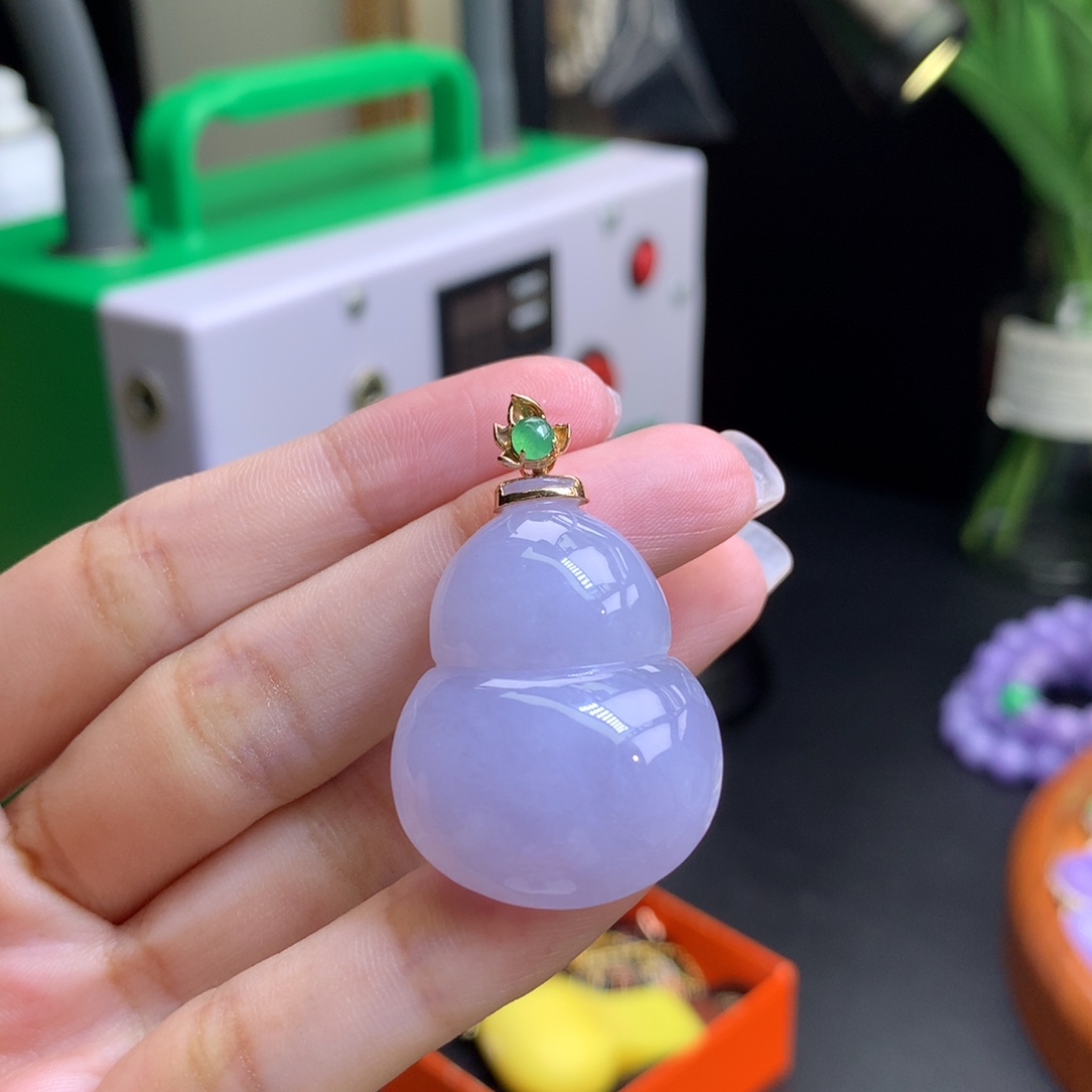 翡翠18K金镶嵌颈饰