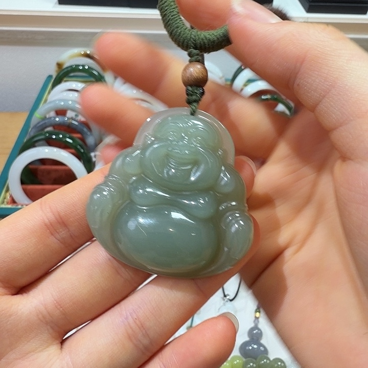 和田玉未镶嵌吊坠(赠链)