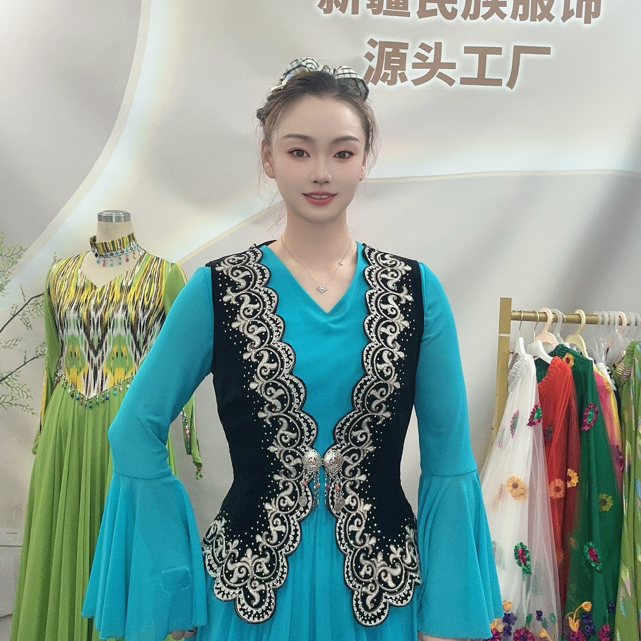 【厂家直销】新款民族风舞台装金丝绒蝴蝶马甲