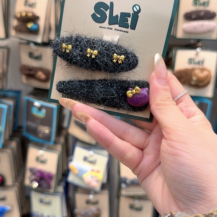 Kt紫色头灰色毛毛鸭夹