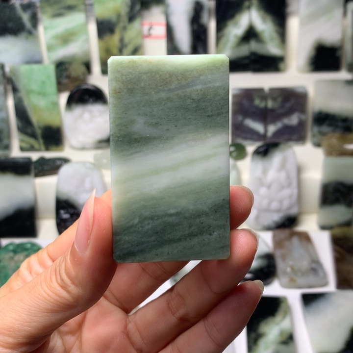 独山玉未镶嵌颈饰