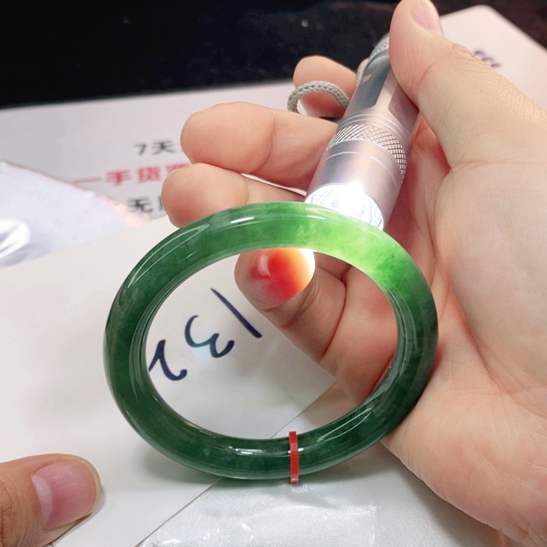翡翠手镯未镶嵌54.5圈口圆条