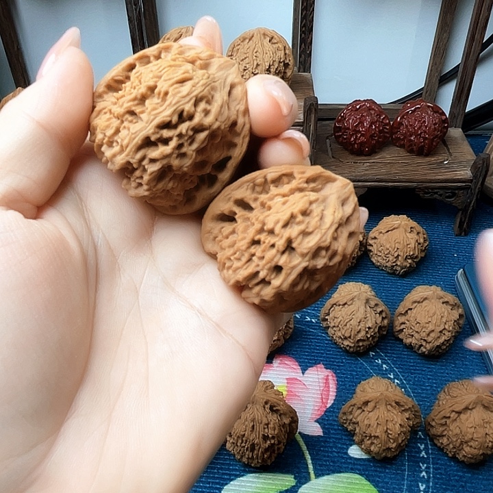 吊坠文玩核桃都来竞拍