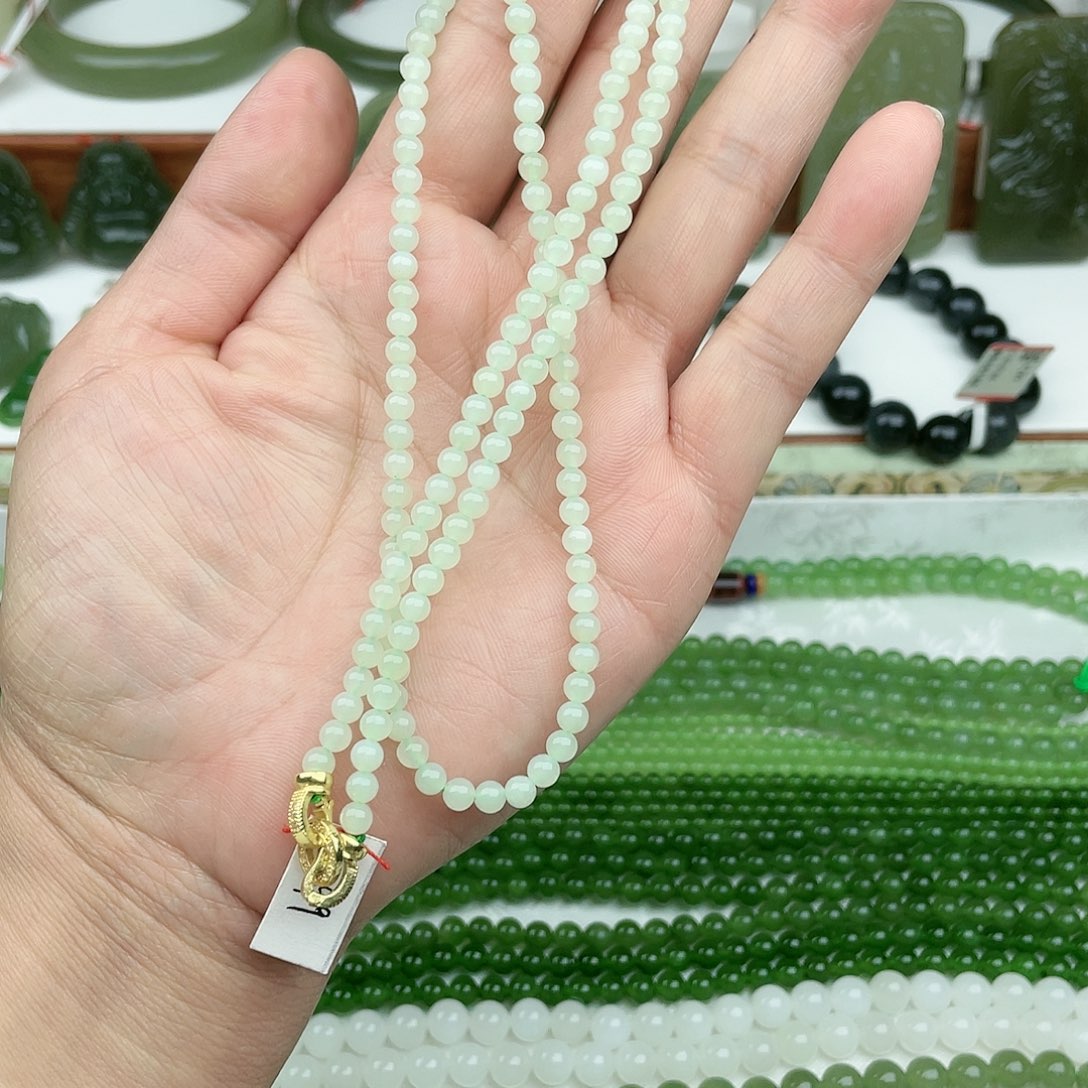 和田玉颈饰未镶嵌