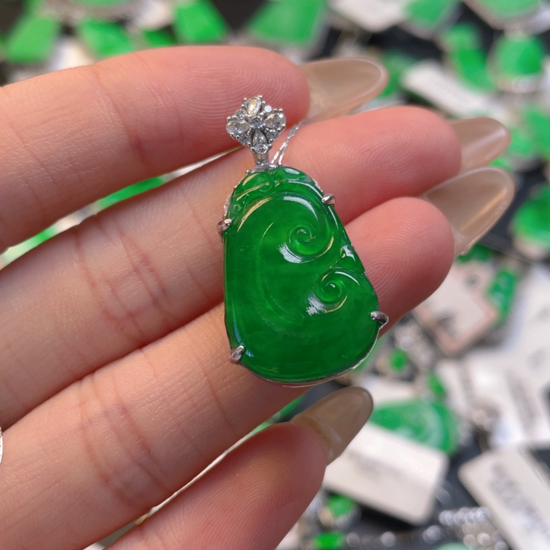 颈饰银S925镶嵌翡翠