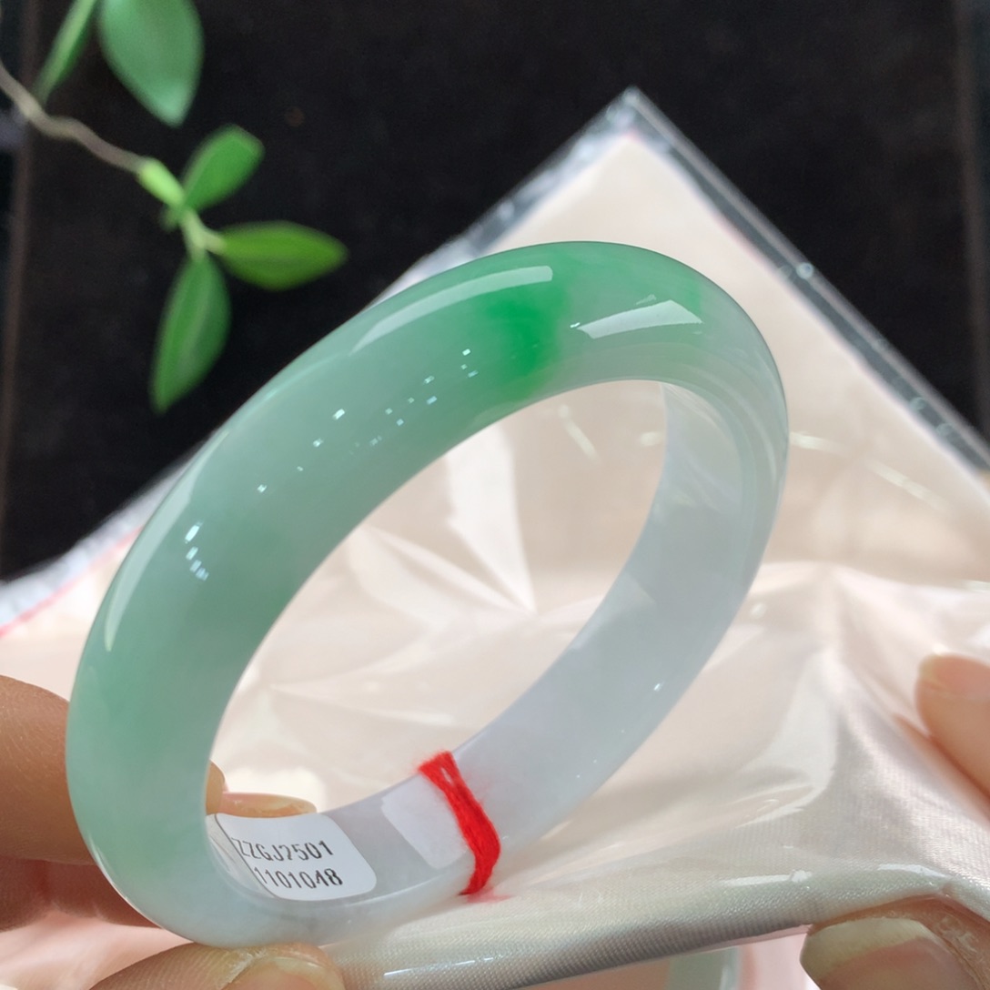 翡翠手镯未镶嵌111-1048