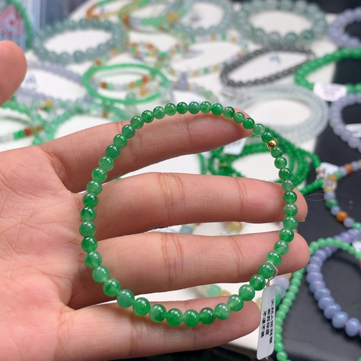 翡翠未镶嵌手镯卡