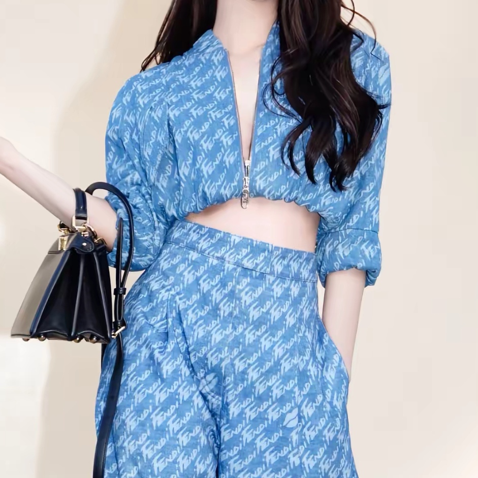 99新 FENDI/芬迪 logo满印飞行员夹克外套 蓝色 40码 005765