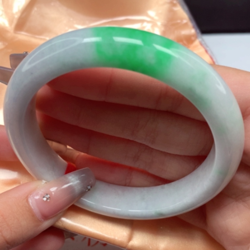 【闪购商品】翡翠手镯未镶嵌60圈