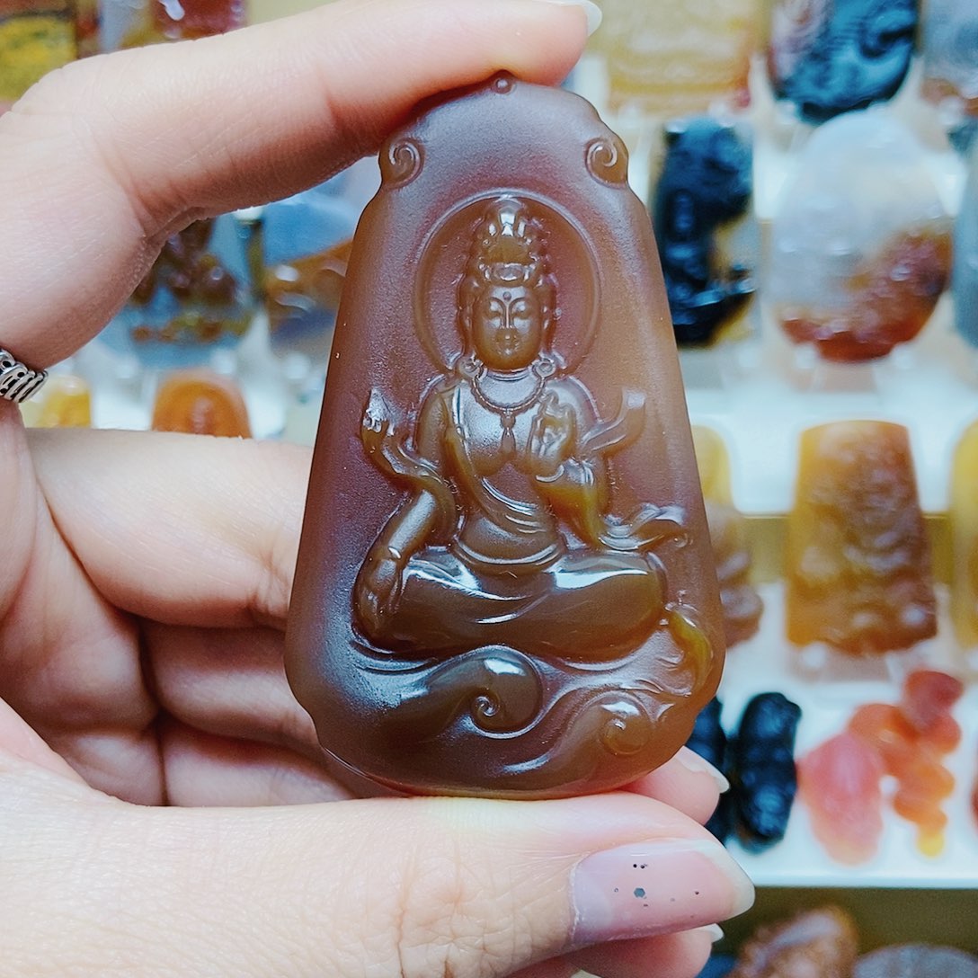 玛瑙/玉髓颈饰未镶嵌杨*、