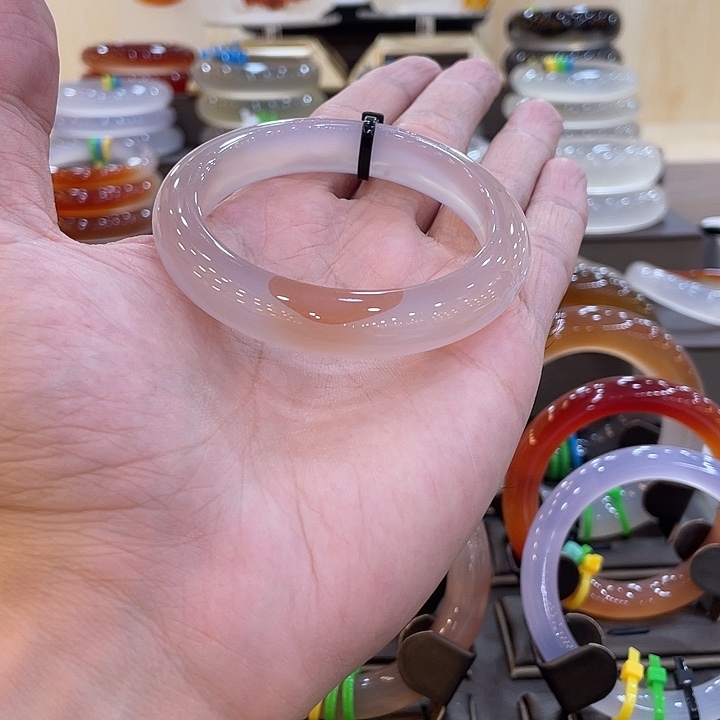 玛瑙/玉髓手镯未镶嵌