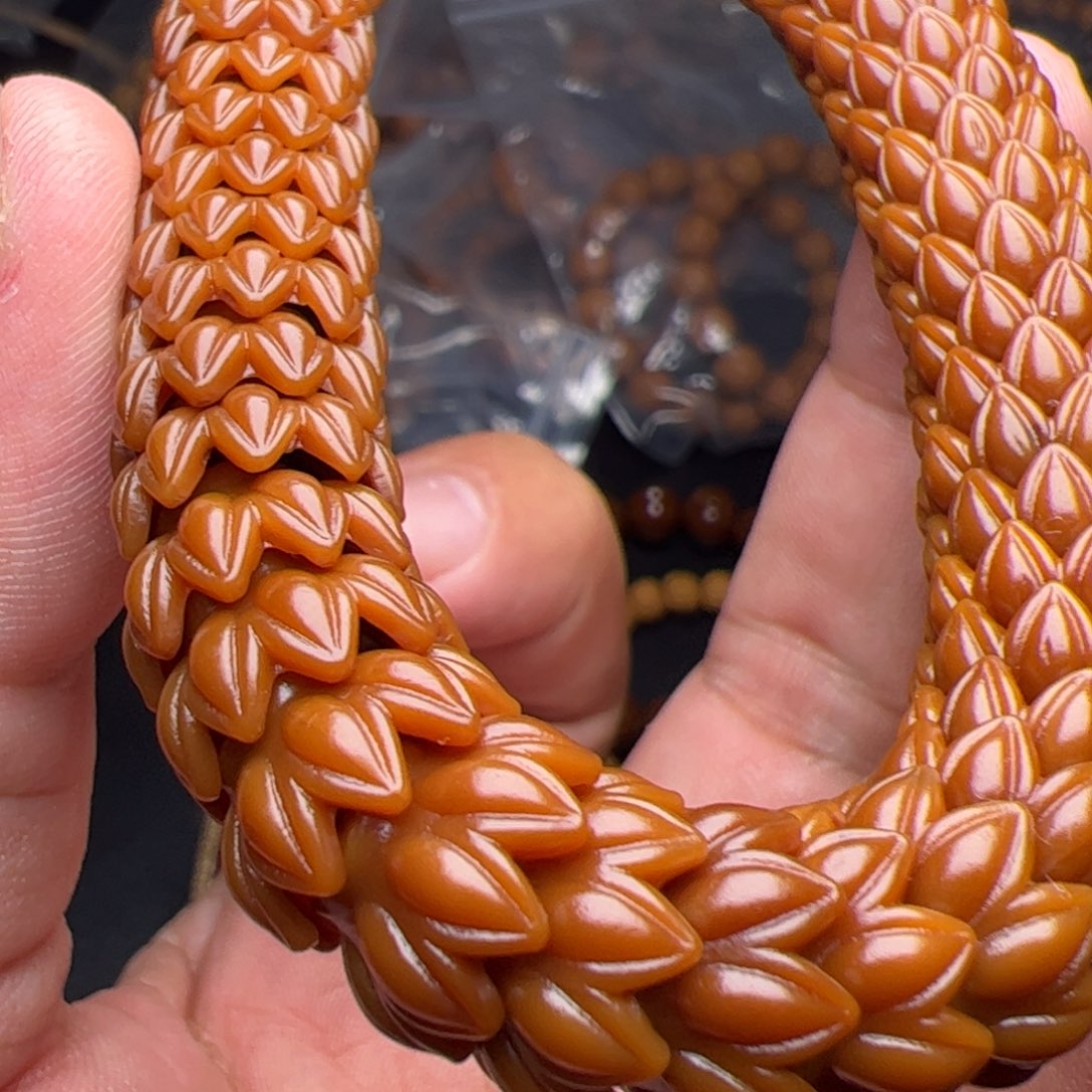 猴头核桃吊坠哦卡罗拉