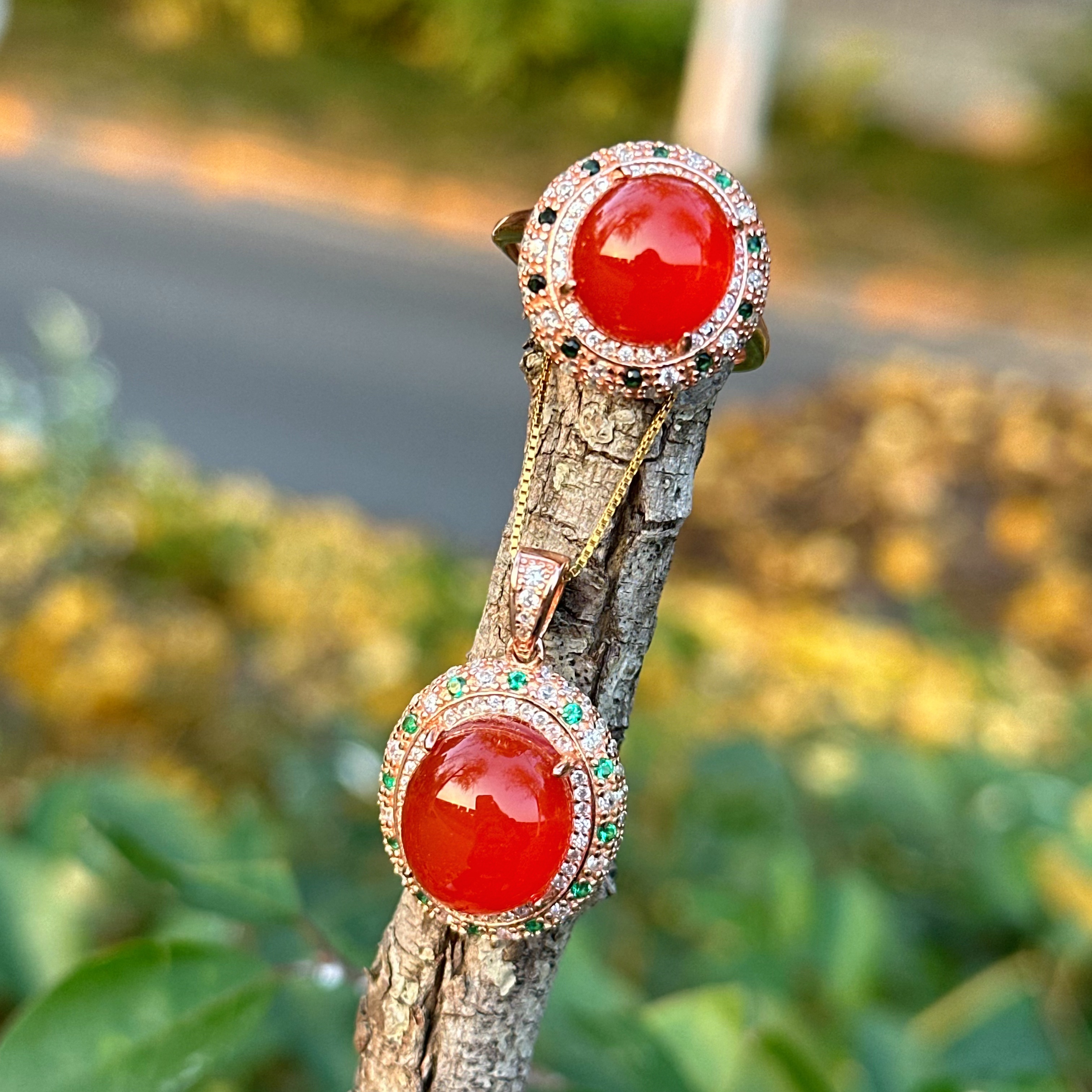 卿卿甄选-(新品首发)天然原矿保山冰红南红套装 s925豪华镶嵌 