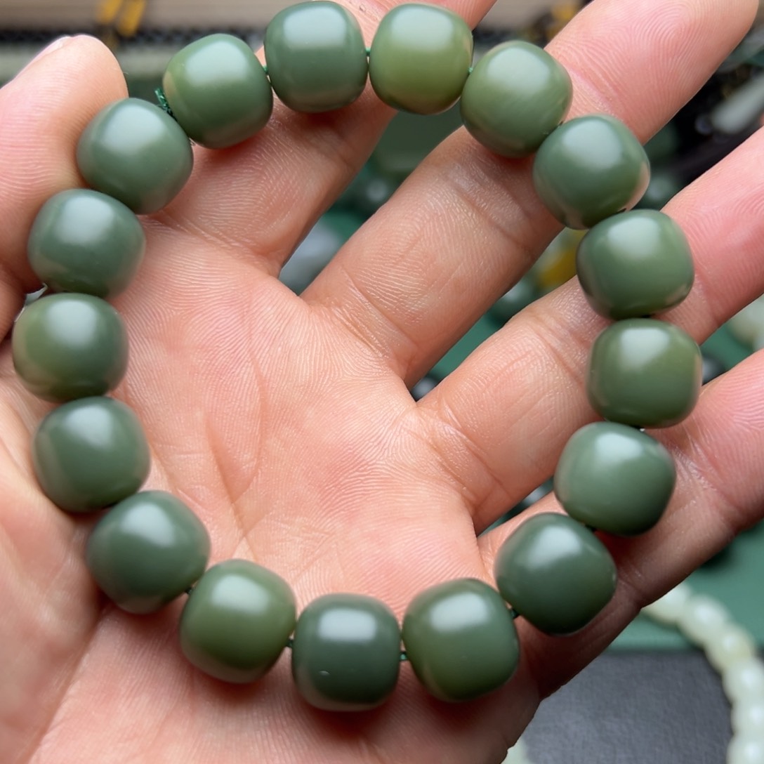 和田玉手链未镶嵌双色沙枣青13