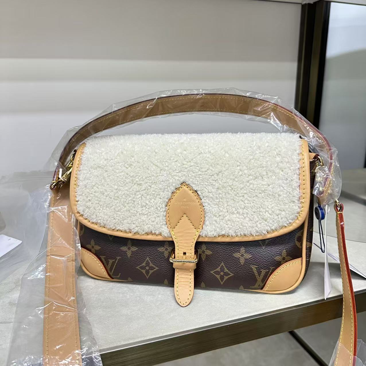 95新 LouisVuitton/路易威登 乱乱子中古/女士/单肩包/93152