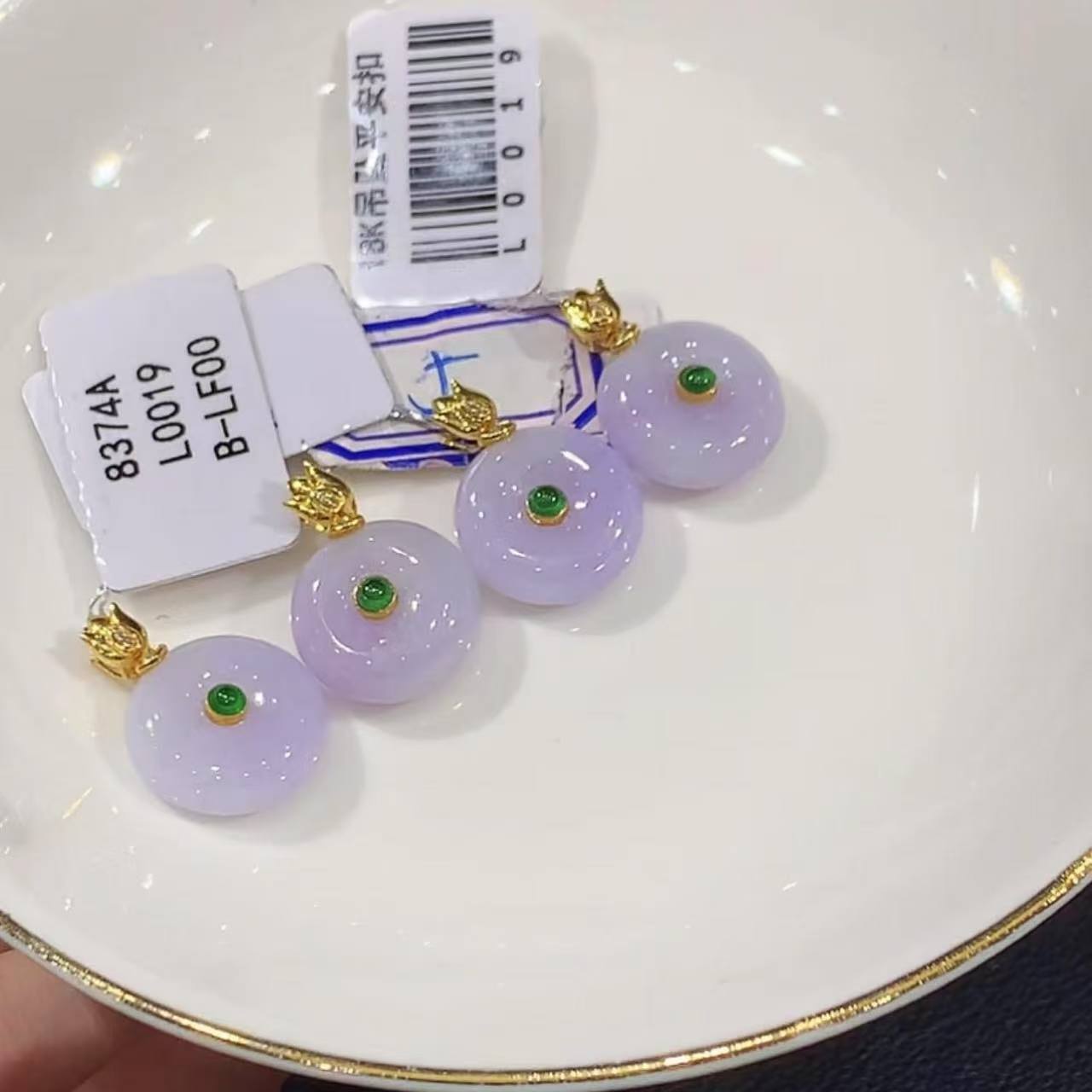 翡翠 18K 缅甸A货翡翠吊坠 L0019 多样性发其一