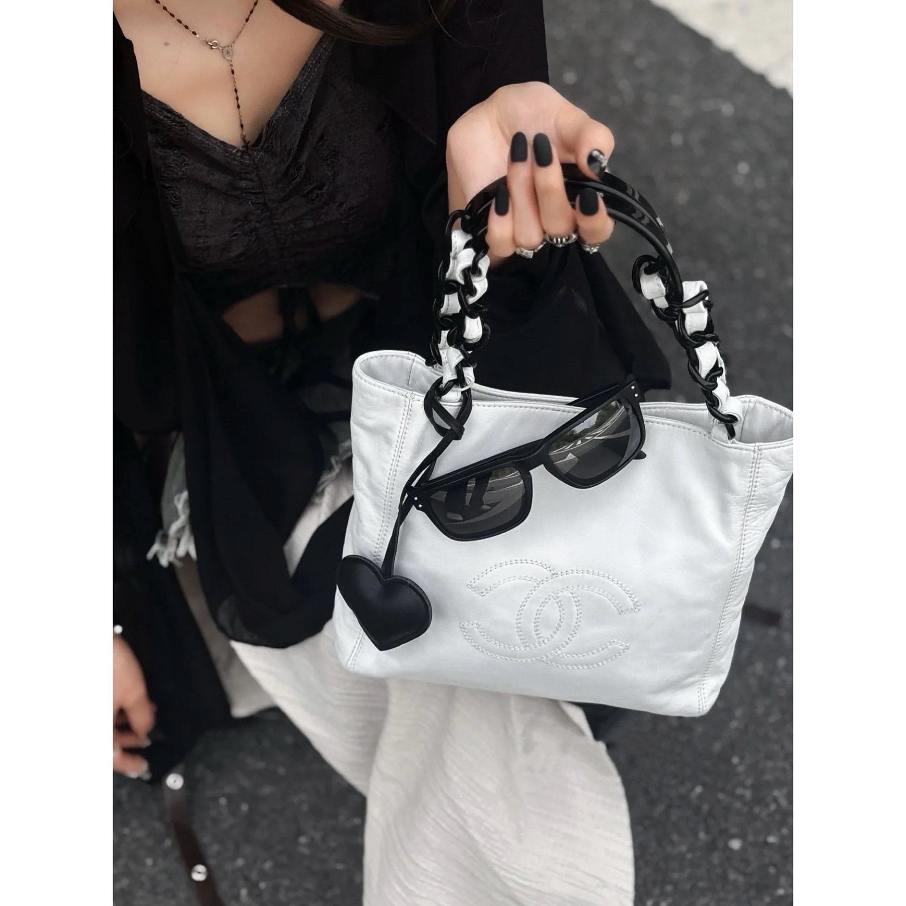 95新 Chanel/香奈儿 CHANEL/香奈儿亚克力链条白色托特单肩包