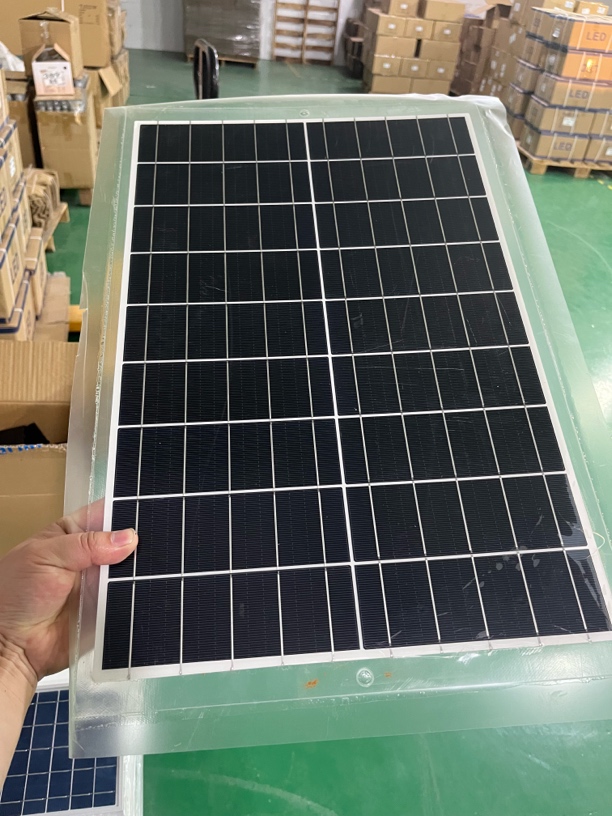 30W光伏板9V太阳能板 光面白底 全新瑕疵过塑还未裁切 硅胶过塑