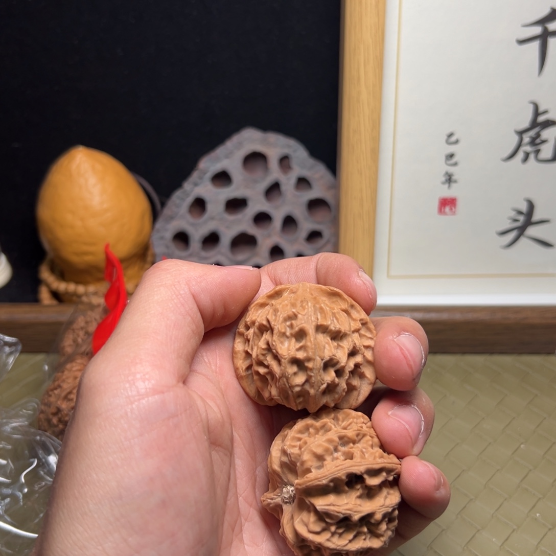 东***啊文玩核桃吊坠苹果园