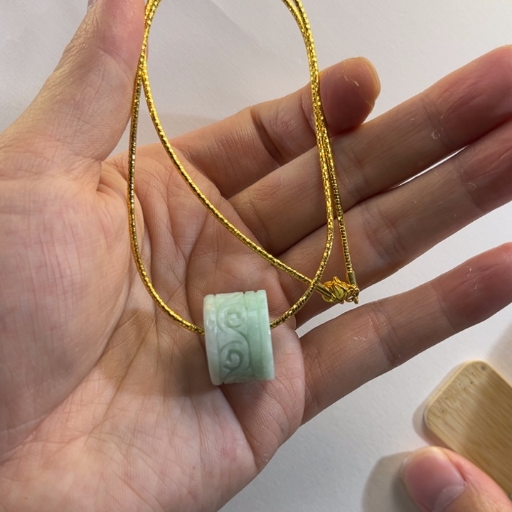翡翠吊坠(赠链)未镶嵌代编织