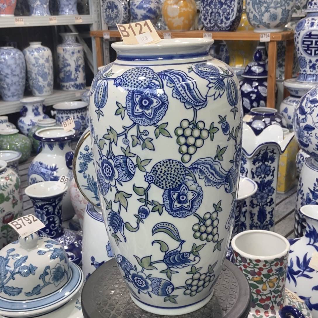 摆件6*6花瓶手绘釉下彩