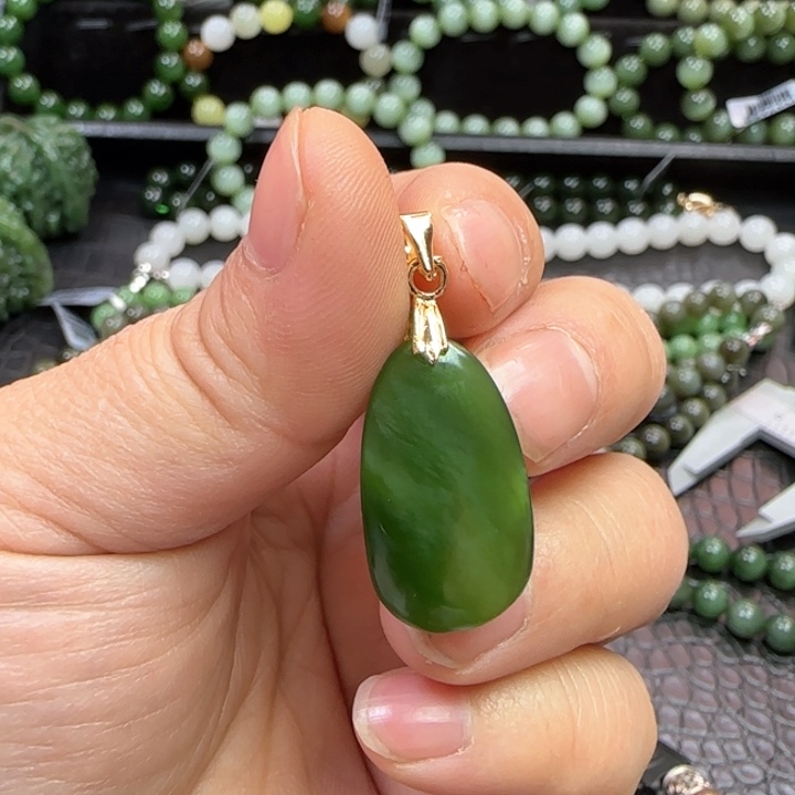 和田玉吊坠未镶嵌