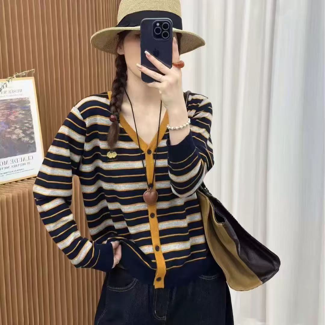 7259韩系V领长袖针织开衫2025秋装新款时尚穿搭南瓜刺绣条纹