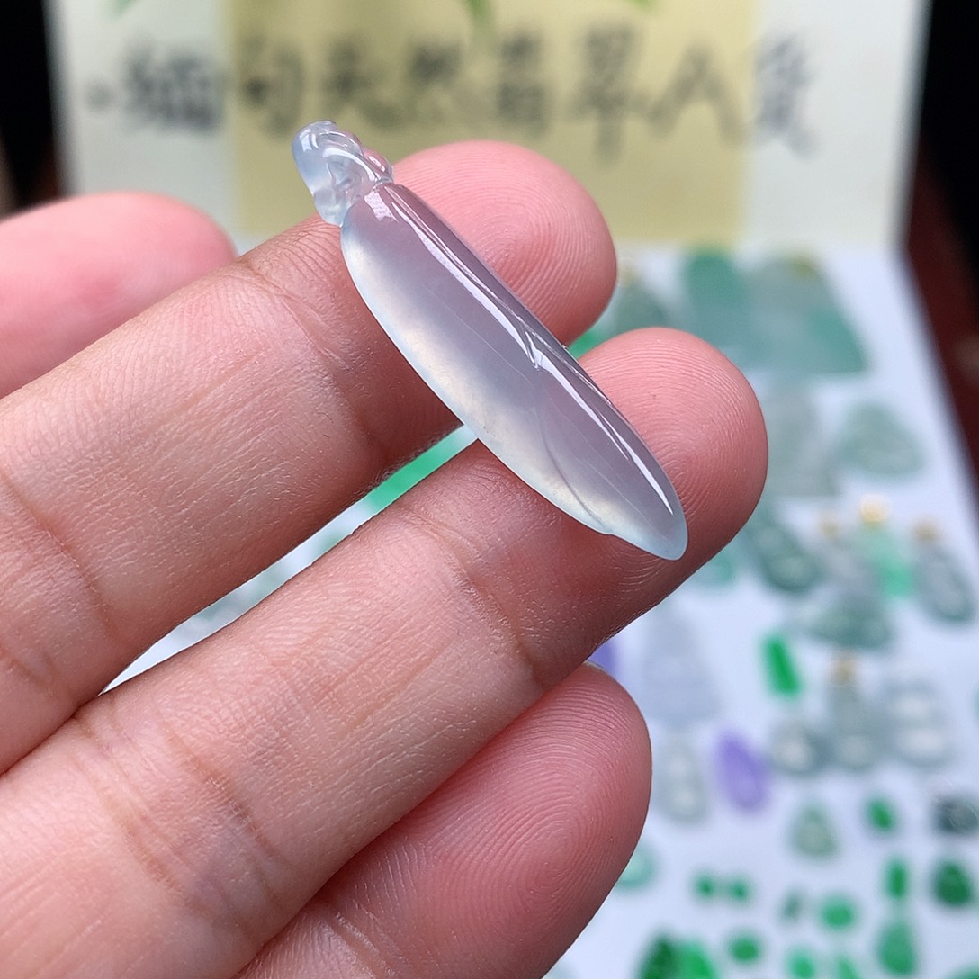 翡翠裸石缅甸天然A货翡翠冰种玉兰花