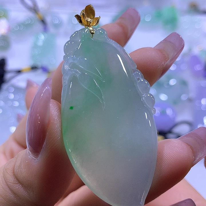 翡翠颈饰18K金镶嵌天然翡翠A货吊坠