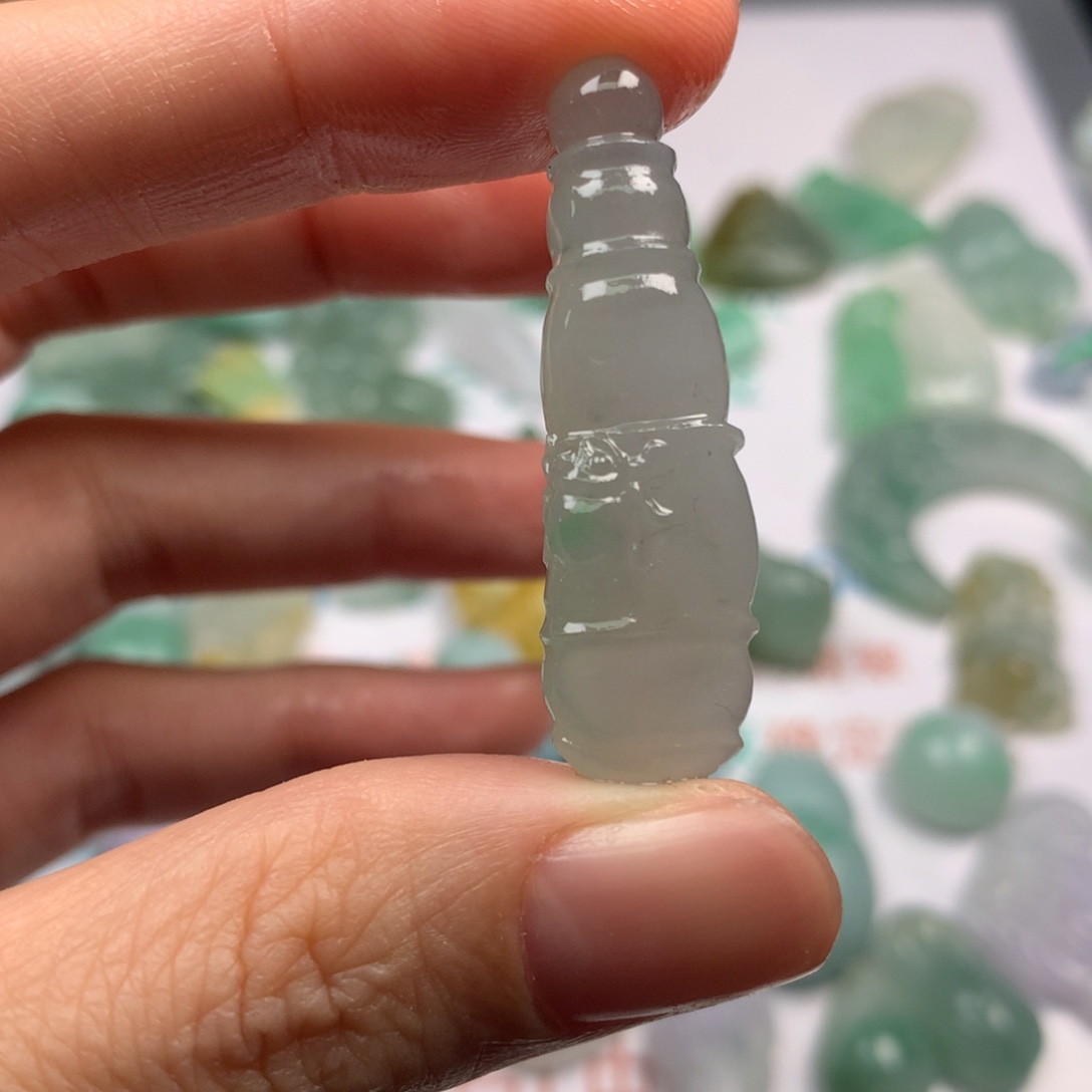 定制翡翠未镶嵌翡翠