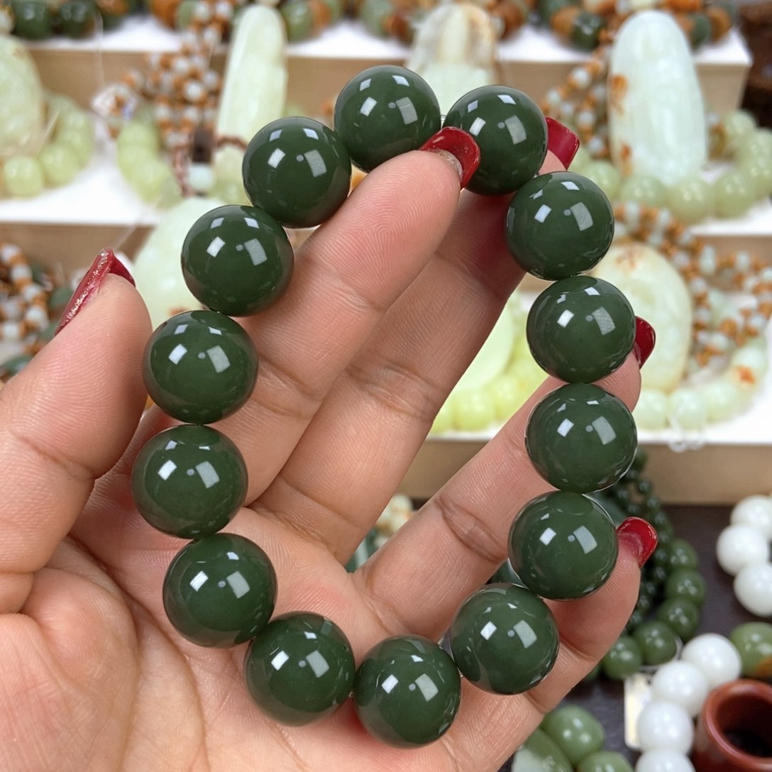 透闪石质玉手串未镶嵌