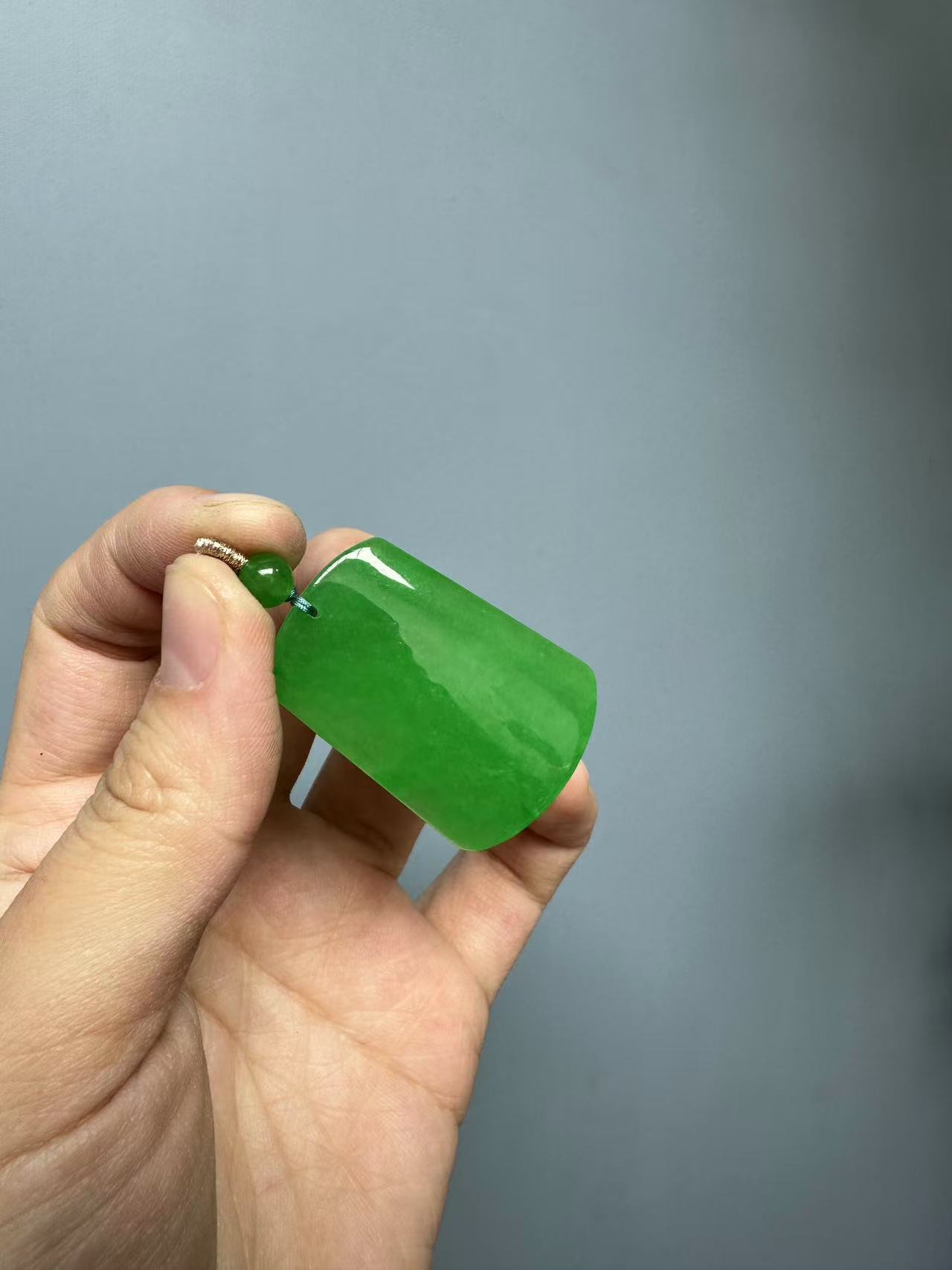 翡翠设计款梯形无事牌吊坠