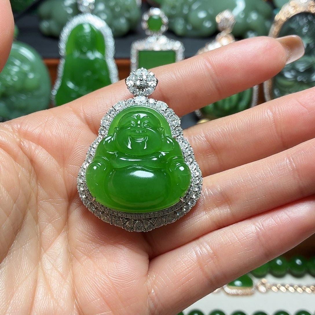 弓***张和田玉（碧玉）18K金镶嵌颈饰