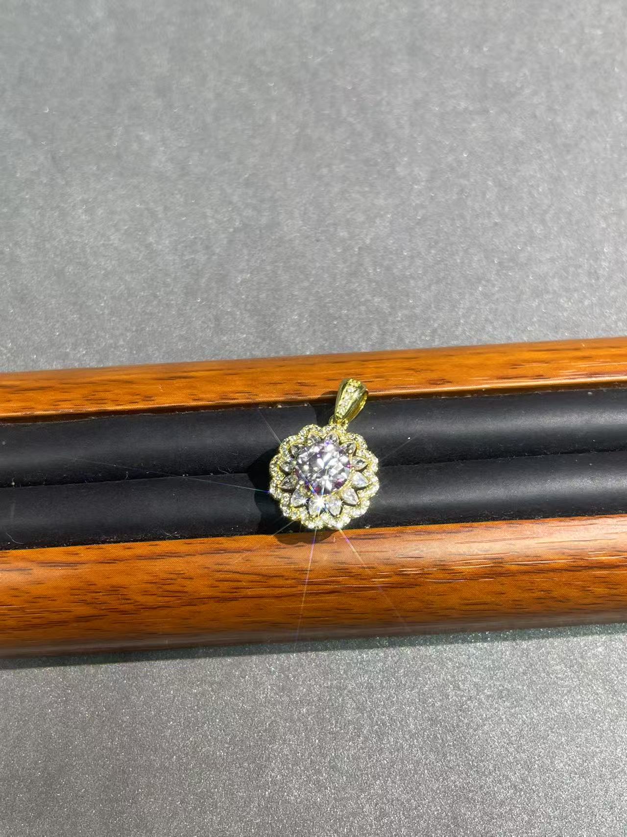 钨合金珐琅吊坠 a3093黄托满镶花花吊坠多样发