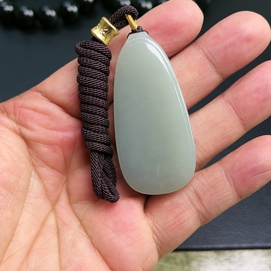 和田玉吊坠未镶嵌