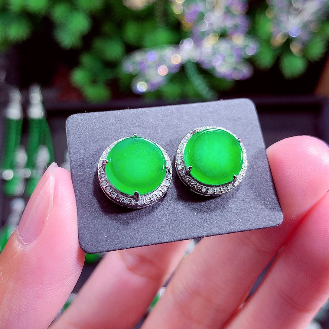 颈饰未镶嵌翡翠天然