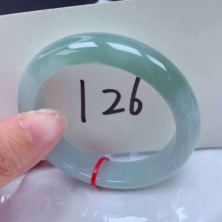 翡翠手镯未镶嵌翡翠