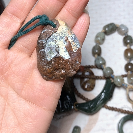 岫岩河磨玉（透闪石质玉）无未镶嵌S*W