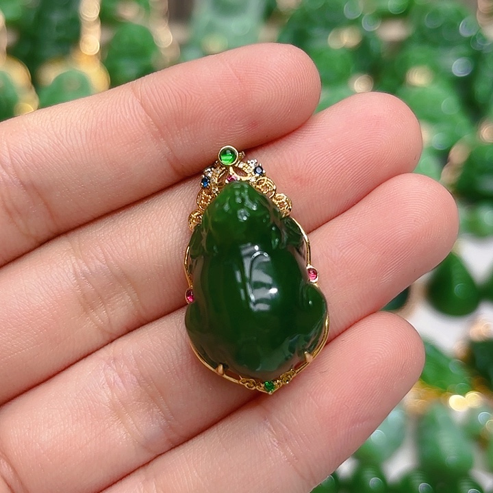 和田玉（碧玉）颈饰18K金镶嵌