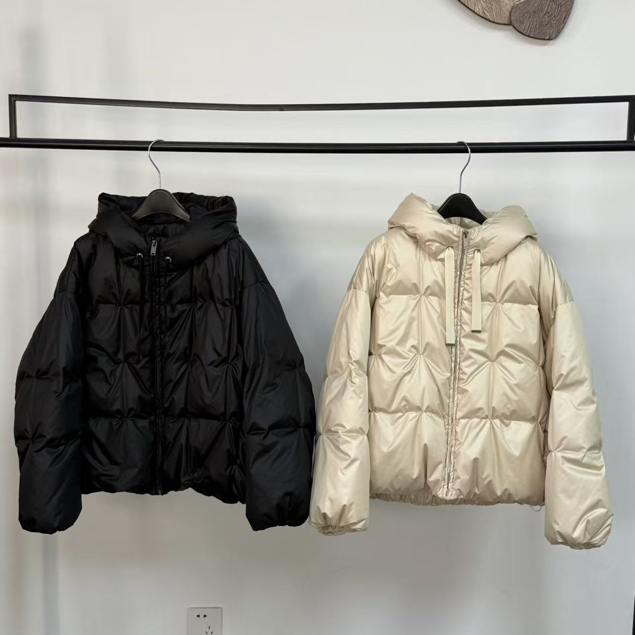 闪闪兒 元 OL**E连帽抽绳羽绒服20030