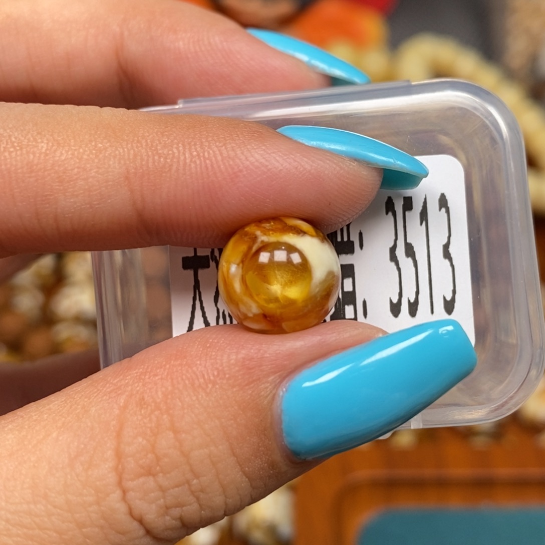 蜜蜡未镶嵌珠宝奇石3513